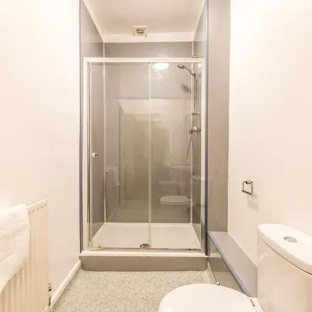 Apartman Centralised 9 Bedroom Flat By Prescott
