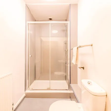 Apartman Centralised 9 Bedroom Flat By Prescott *