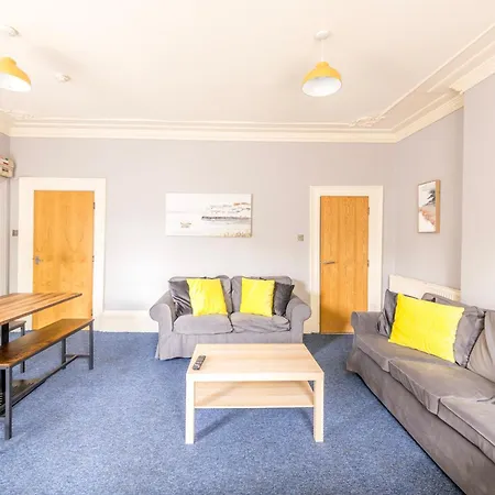 Centralised 9 Bedroom Flat By Prescott Apartman Bristol