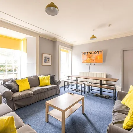 Centralised 9 Bedroom Flat By Prescott