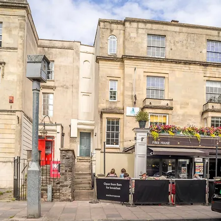 Centralised 9 Bedroom Flat By Prescott *